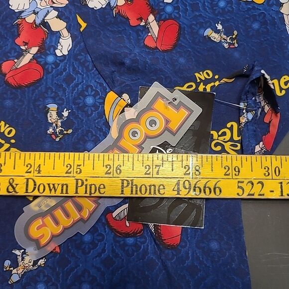 Pinocchio Cherokee Scrubs Shirt Nurse Disney Tooniforms V Neck Mens 3XL NEW NWT - Picture 7 of 7